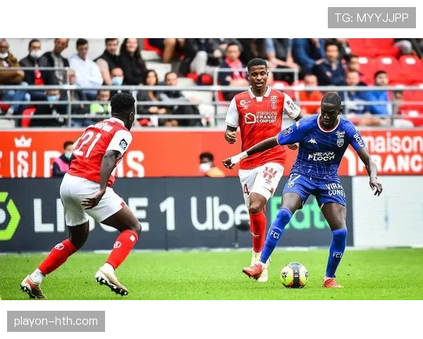 兰斯防守稳固助球队竞争力显著提升 兰斯防守稳固助球队竞争力显著提升