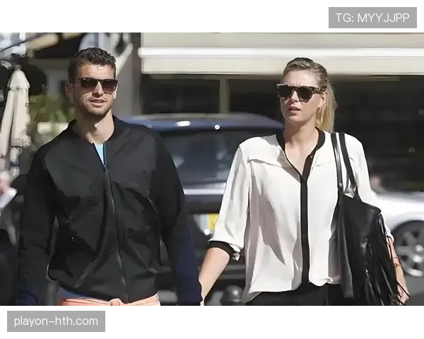 莎拉波娃随手一条项链的价格，把我的小目标直接刷新成笑话